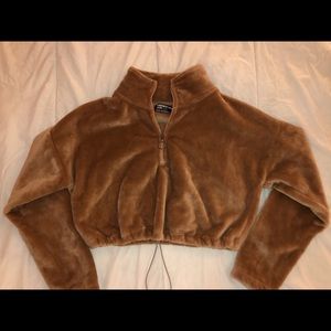 STREETWEAR SOCIETY ACTIVE cropped fuzzy pullover